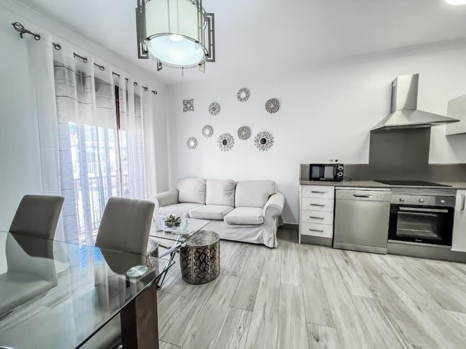 2 Bedroom With Large Private Terrace *