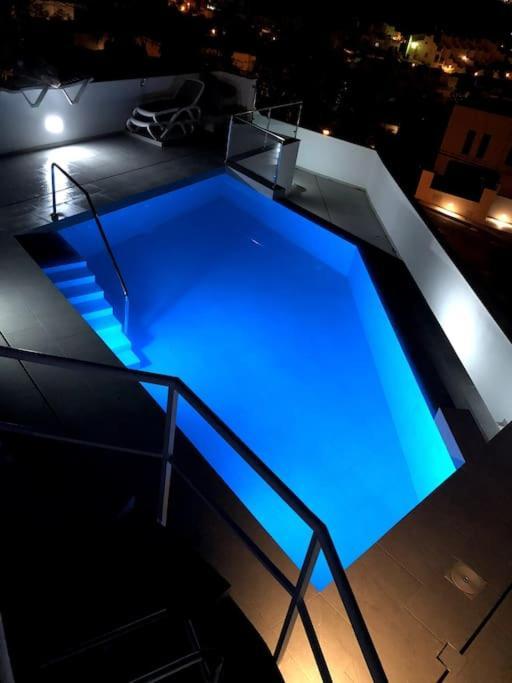 Modern + Infinity Pool. Views In Nerja! Pousada Nerja
