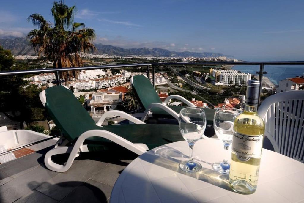 Modern + Infinity Pool. Views In Nerja! Pousada *