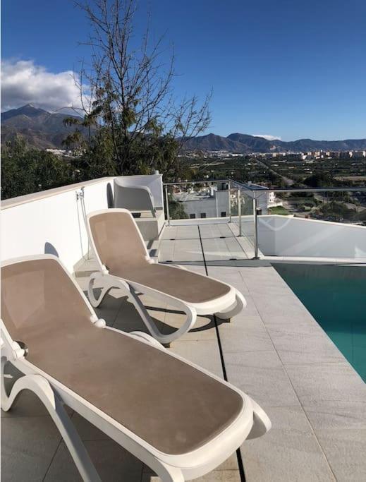 Modern + Infinity Pool. Views In Nerja! Pousada *