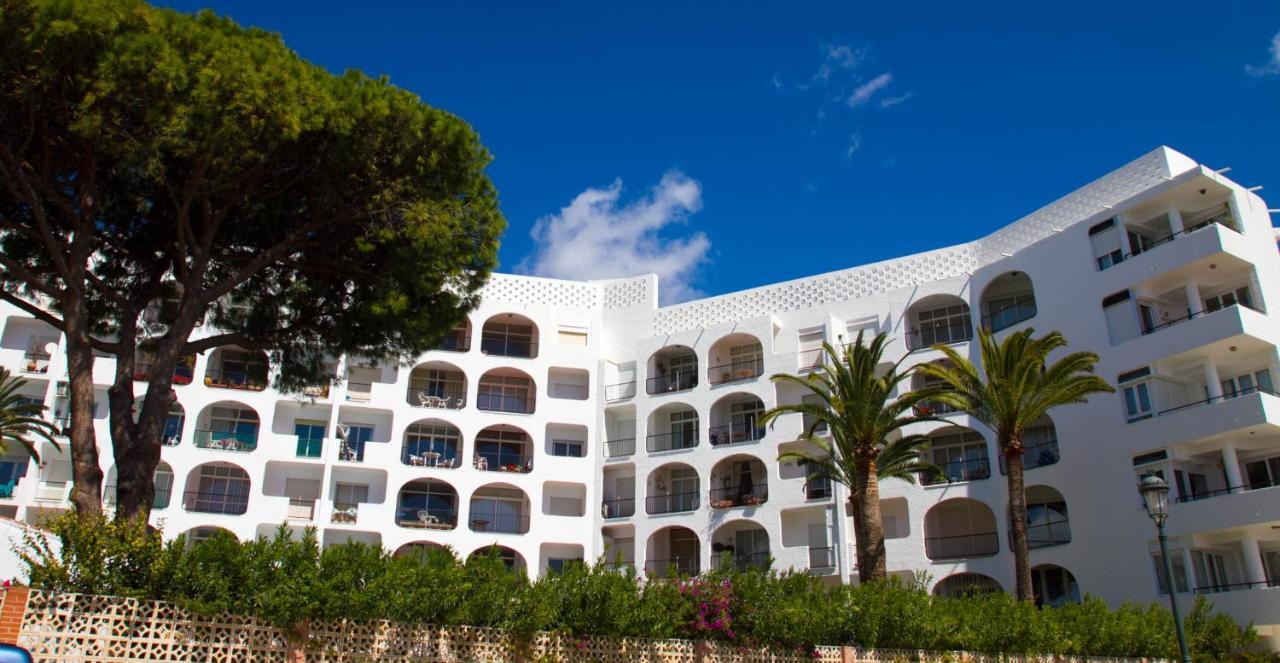 Modern Stunning Sea Views And Pool Apartment