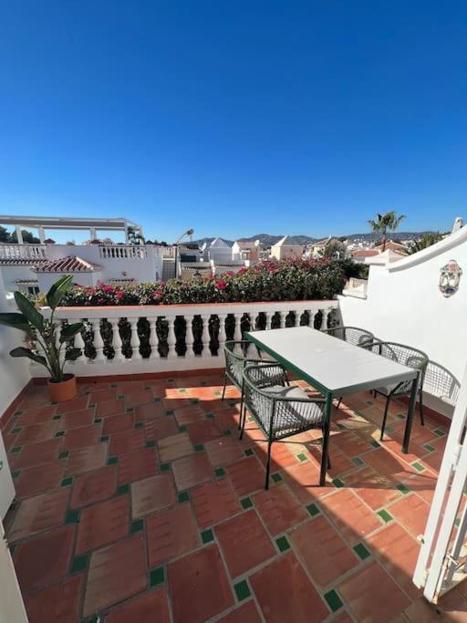 Beautiful Views, Pool & Just 10min To The Сasa de vacaciones *