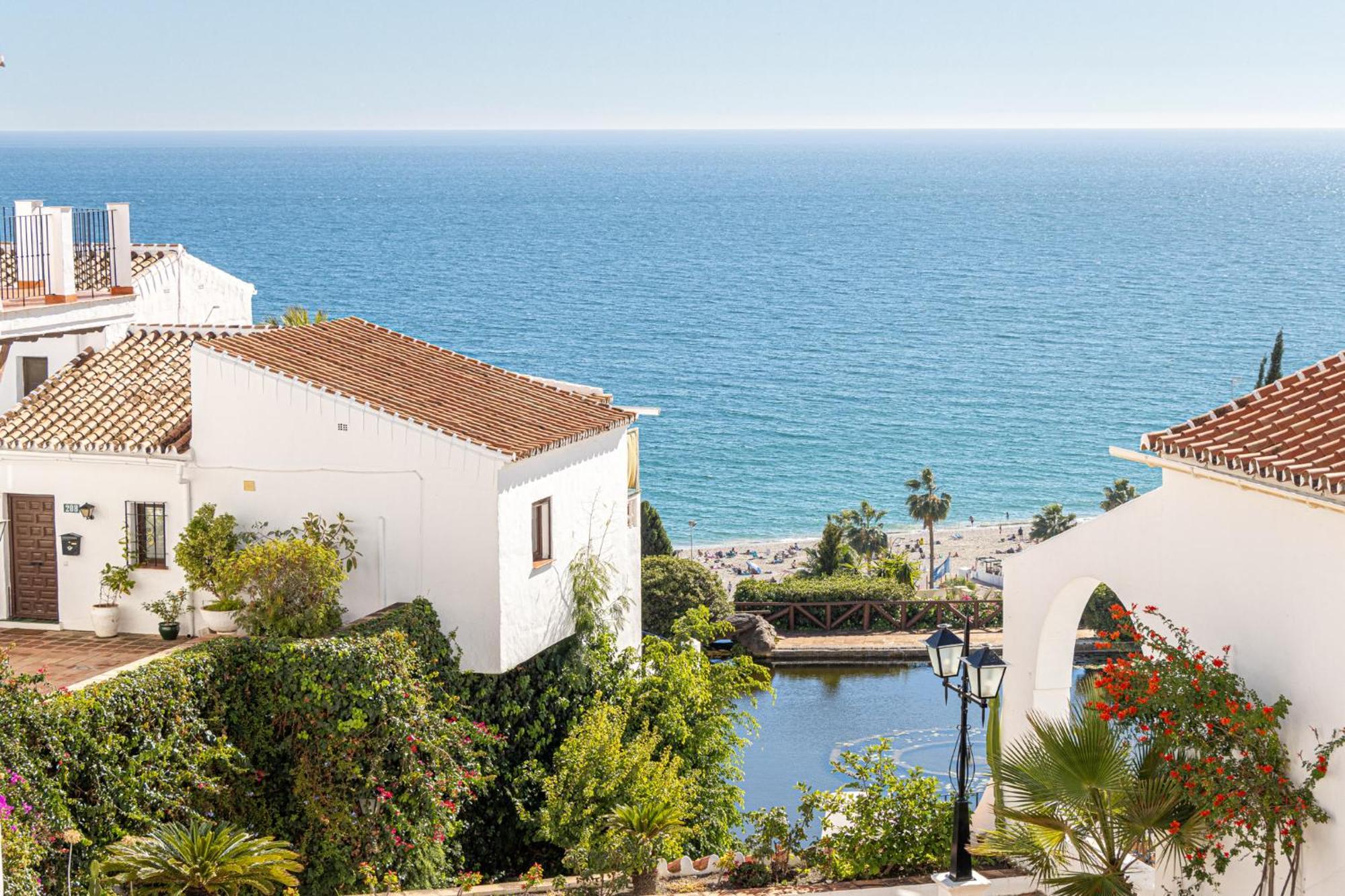 Apartamento Capistrano Playa, 2 Bedroom & Free Wi-fi *