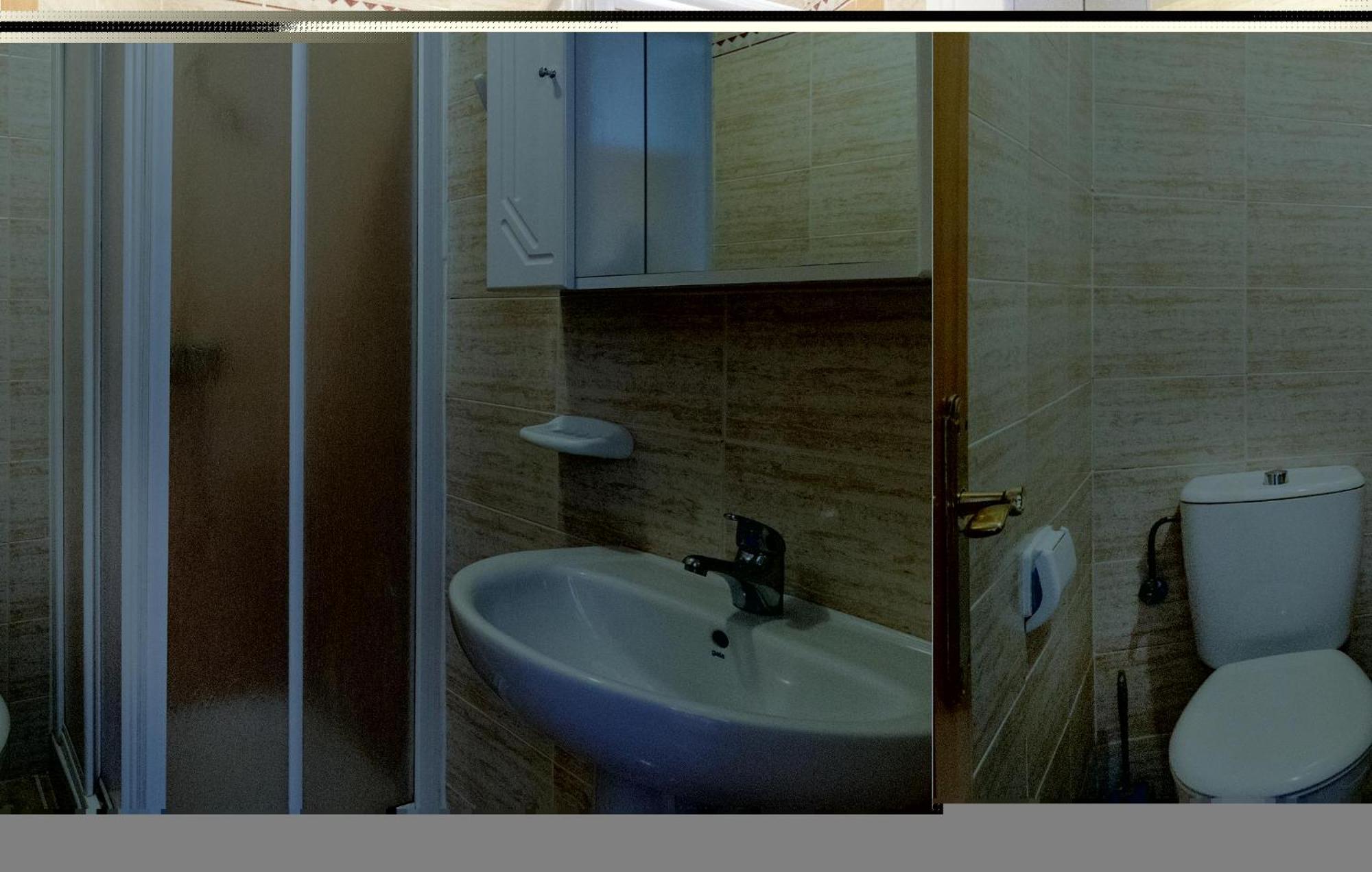 Appartement Awesome In With 2 Bedrooms, Wifi&outdoor Swimming Pool *