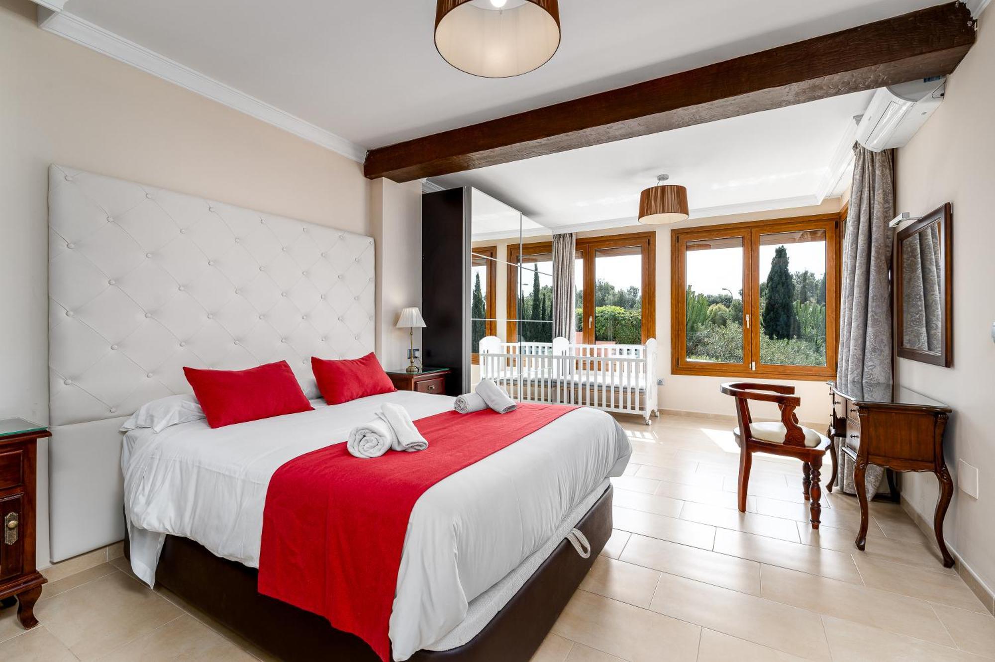 Mariposa Villa *