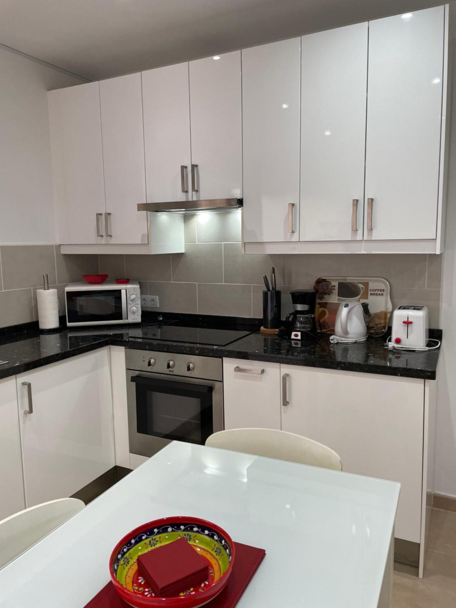 Lovely Ground Floor Apartment *