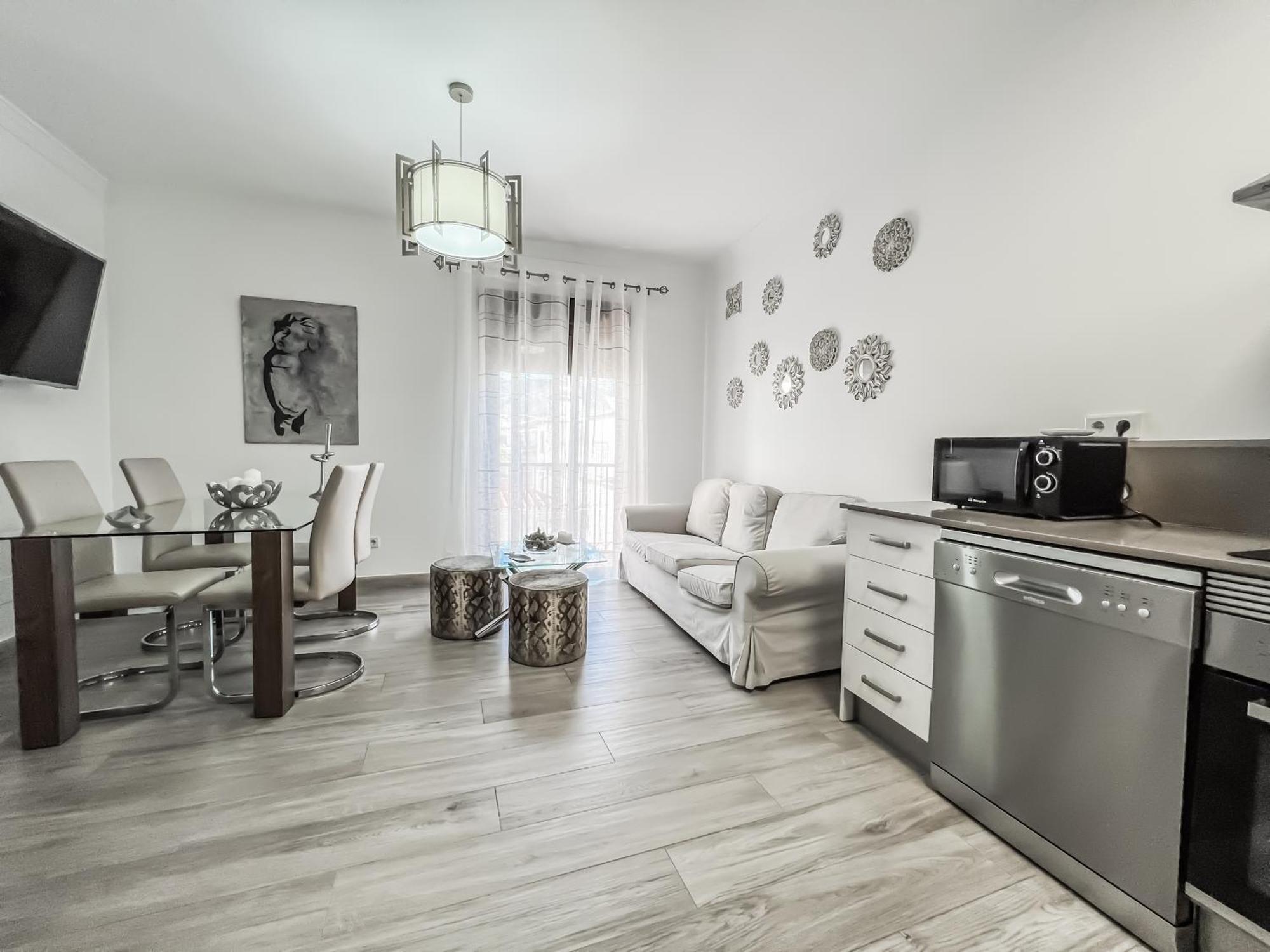 Cd-1382 Two Bedroom With Terrace *