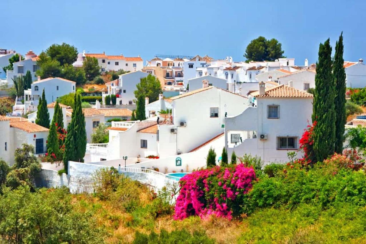 Casa Kaluel Adosado Blanco Vakantiehuis Nerja