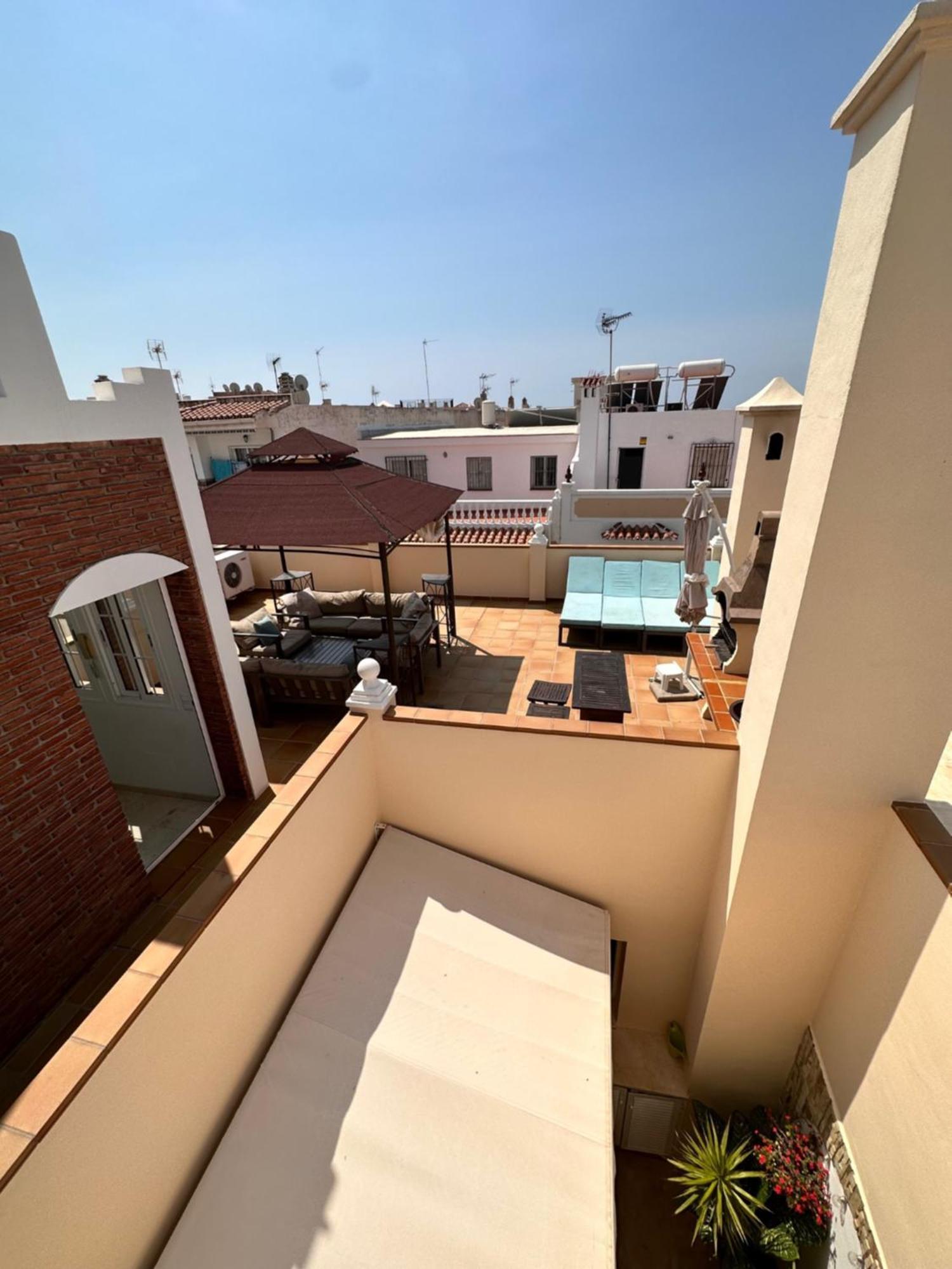 Atico Con Piscina Privada En El Corazon De Nerja! Vakantiehuis *
