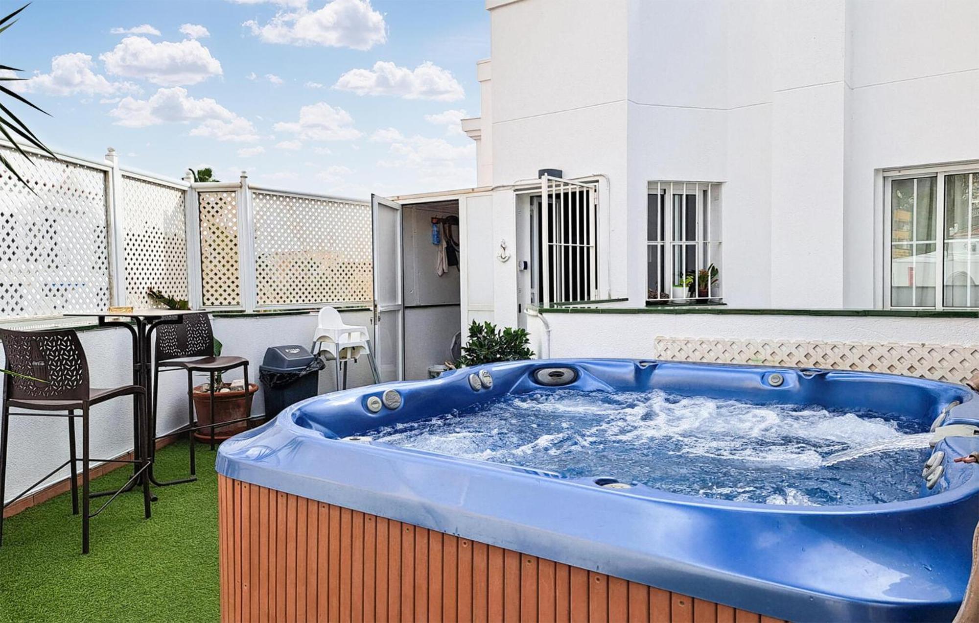 Stunning In With Jacuzzi Apartment Nerja