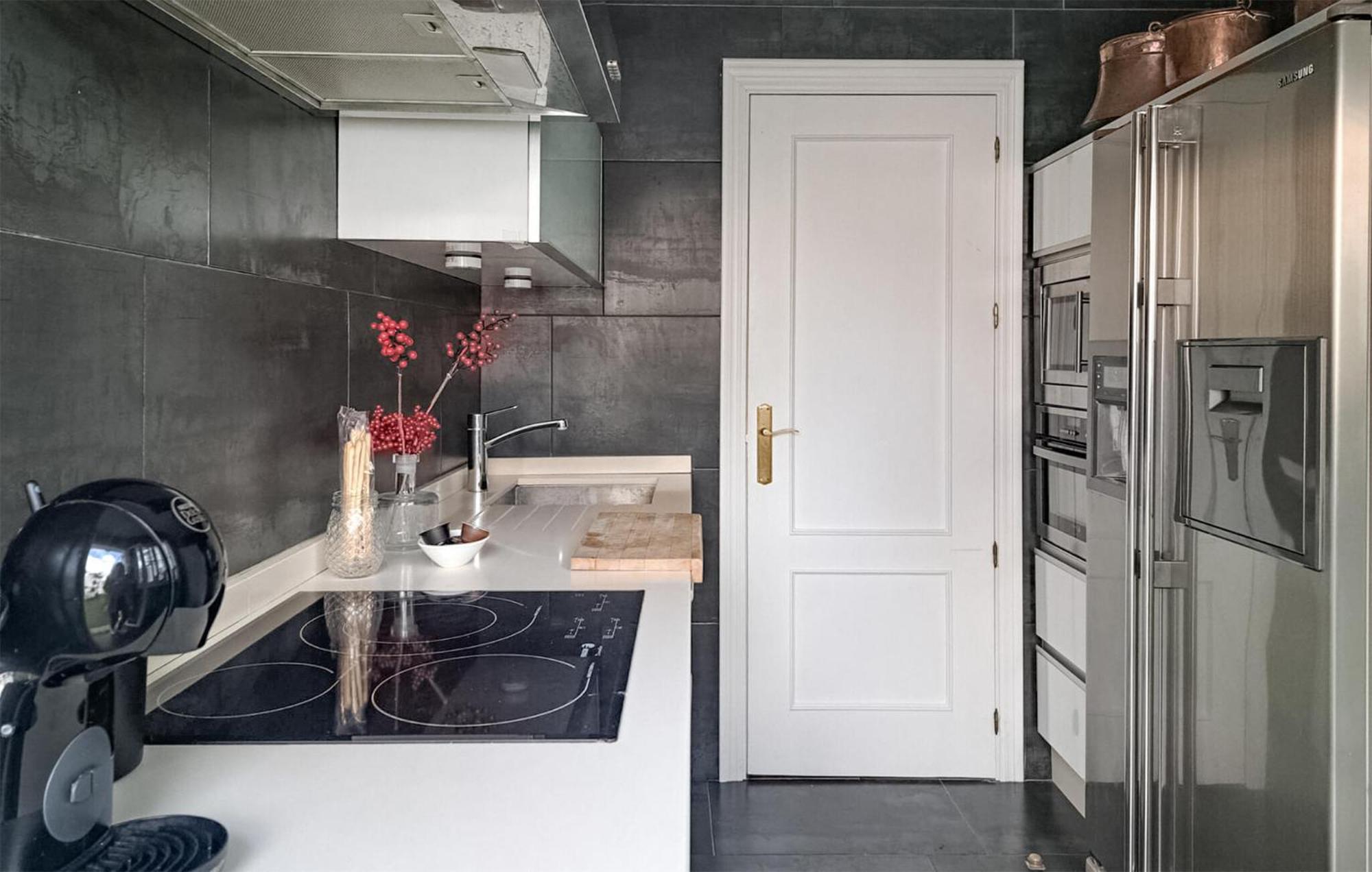 Stunning In With Jacuzzi Apartment *