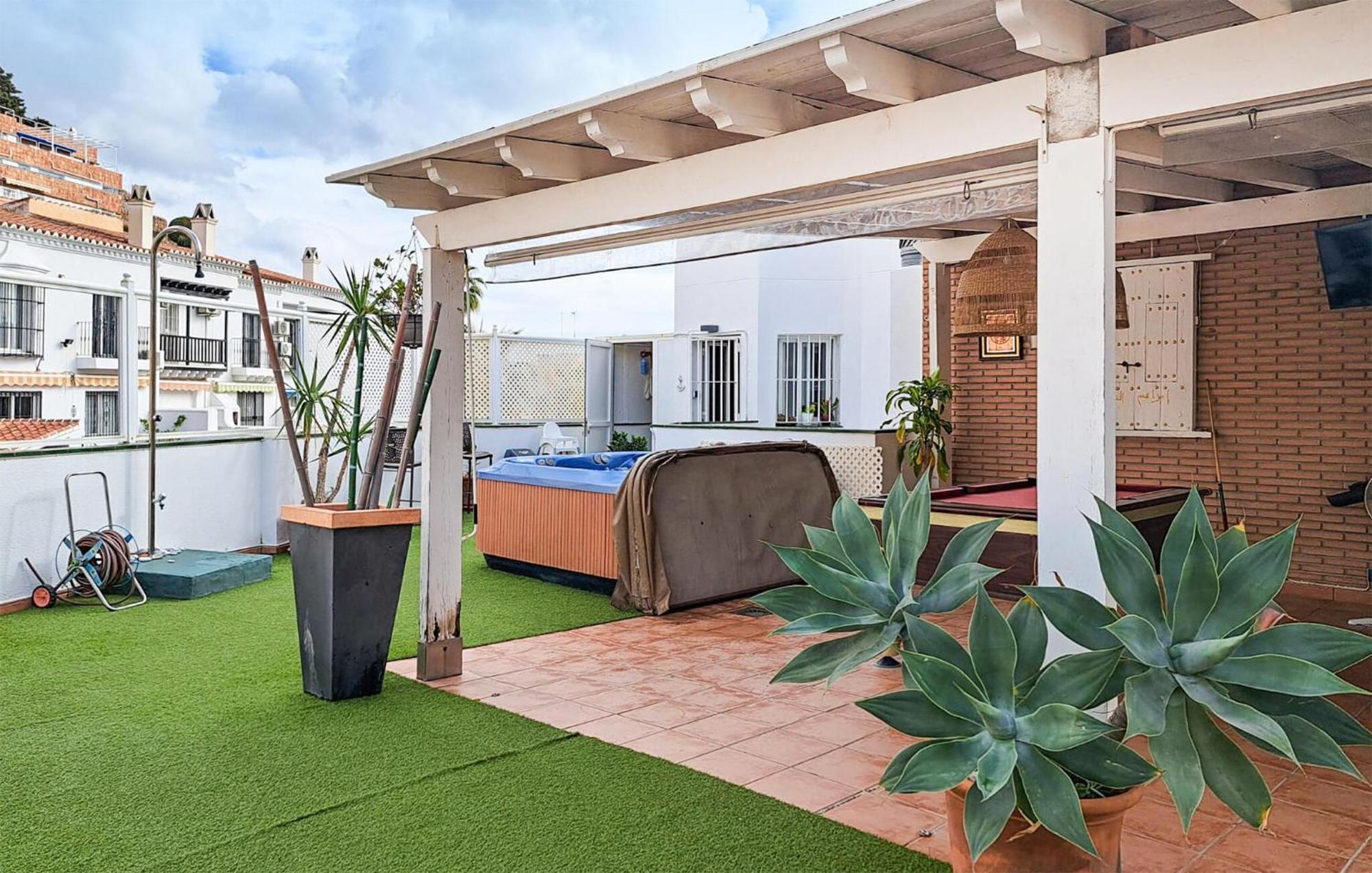 Apartment Stunning In With Jacuzzi Nerja