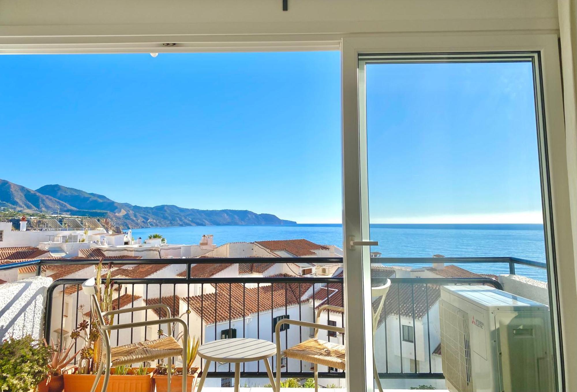 Modern Stunning Sea Views And Pool Apartment