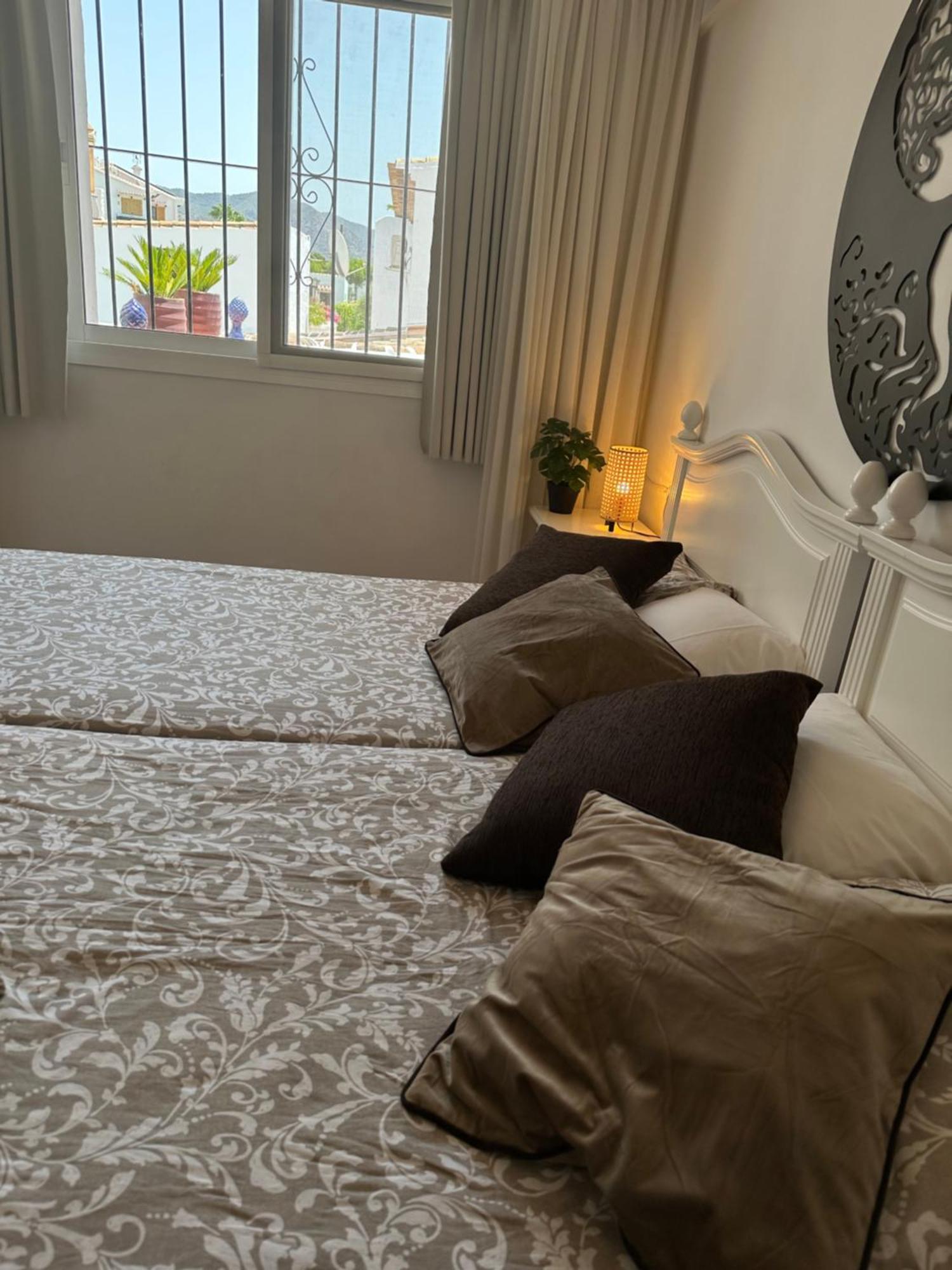 Right By The Pool Area In Capistrano Village! Appartement