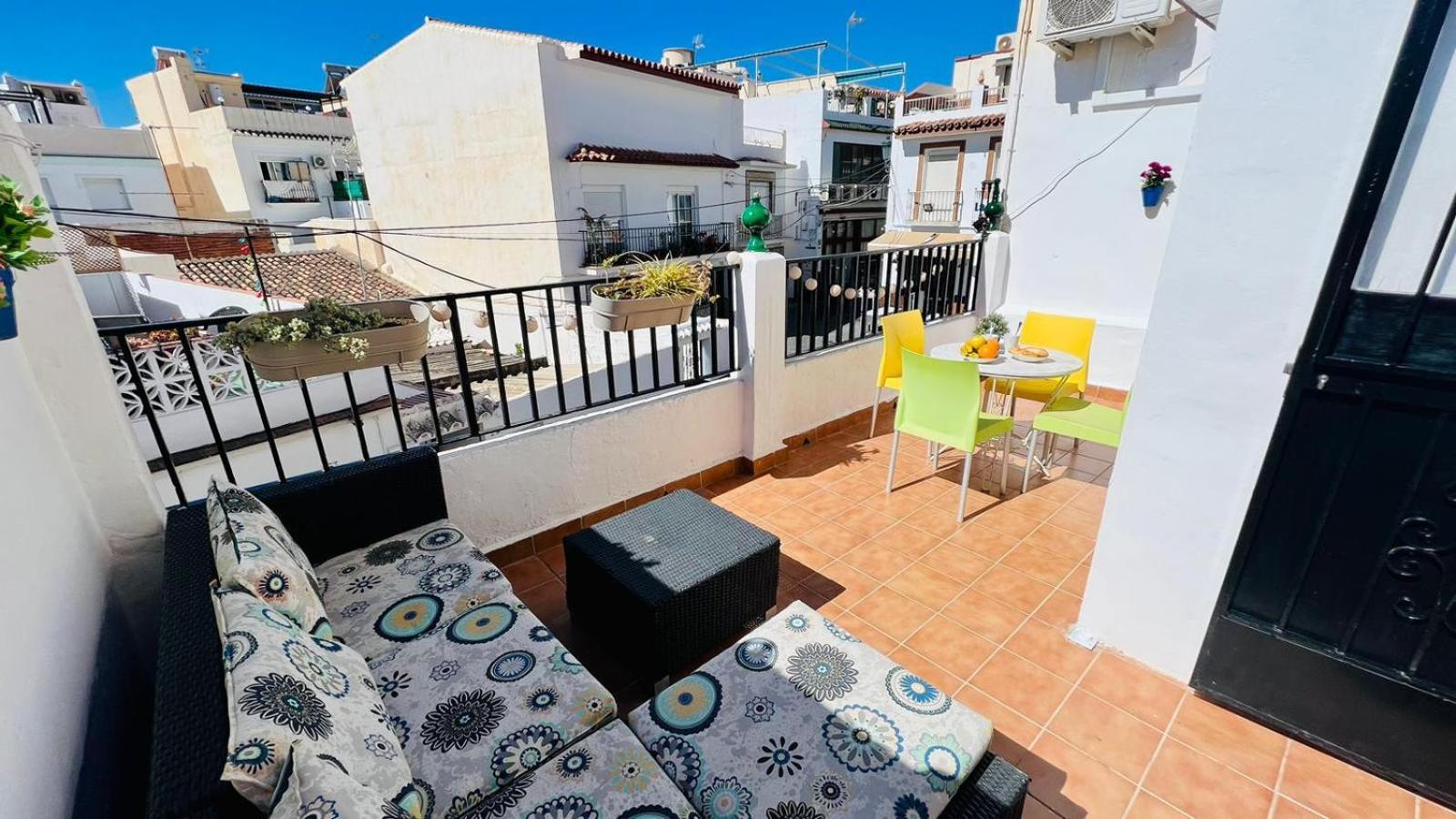 Jimena Malaga En El Centro De Apartamento Nerja
