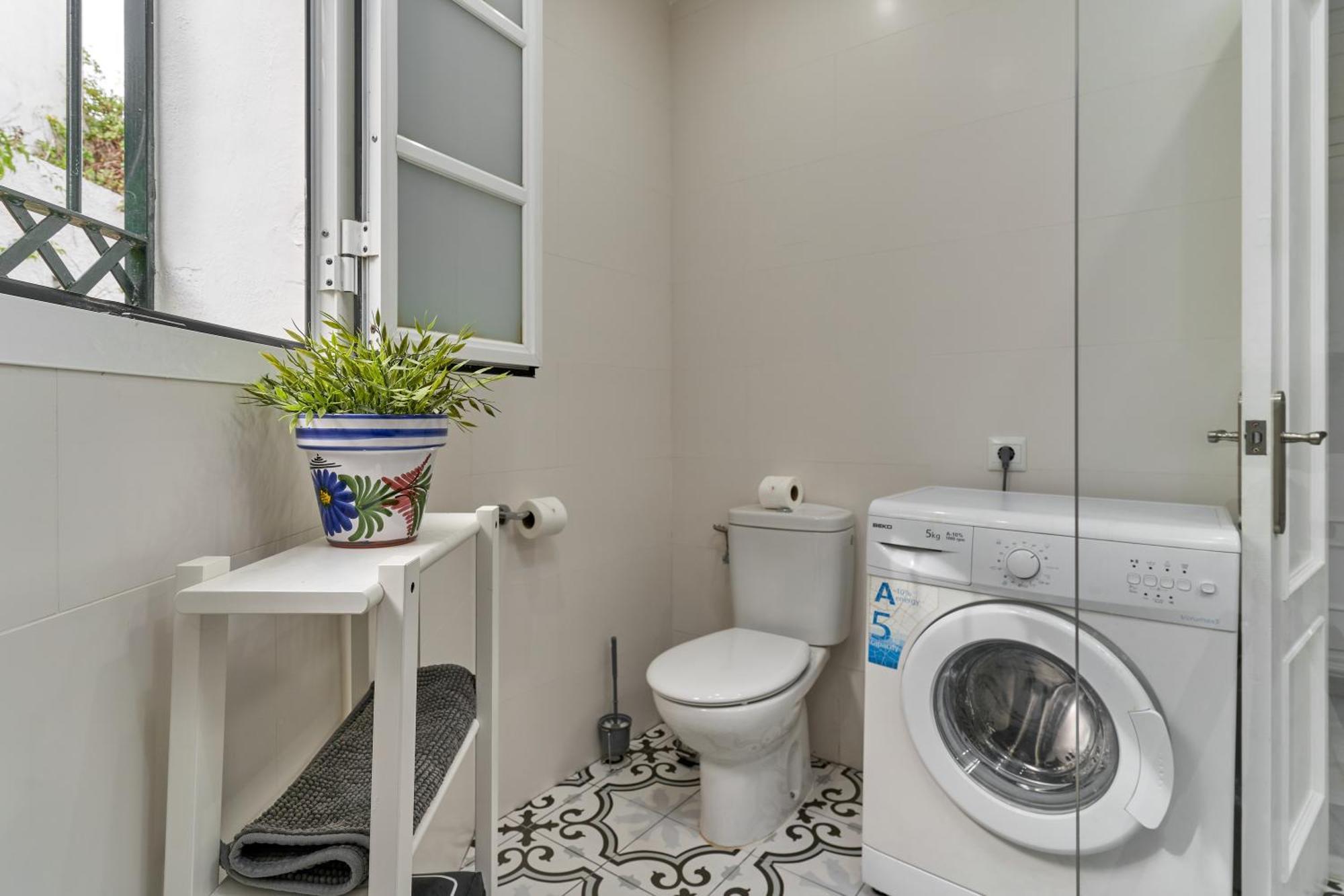 One Bedroom Penthouse Apartment