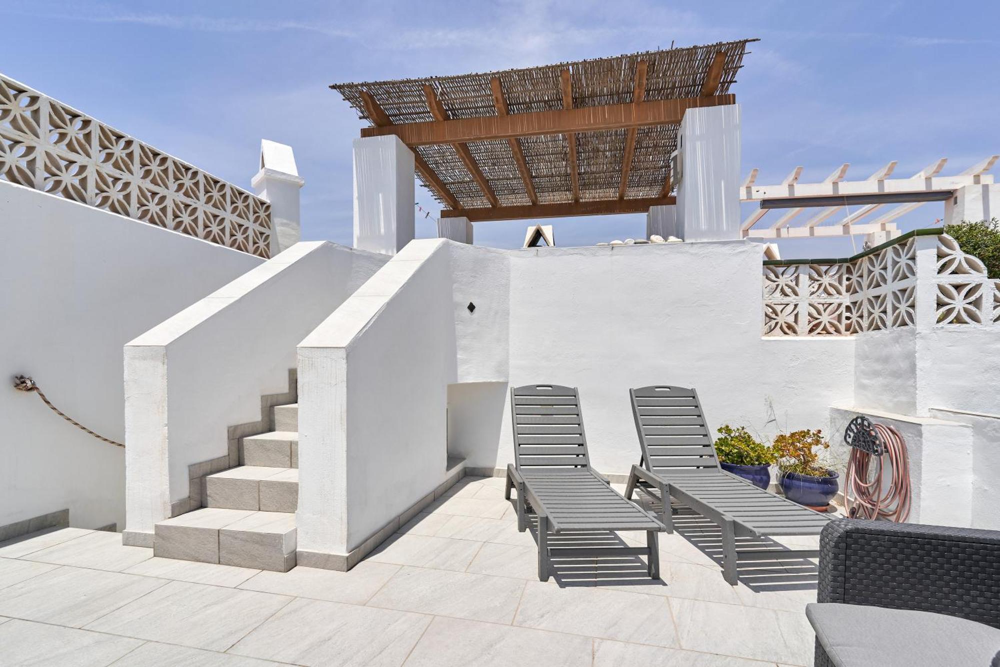 One Bedroom Penthouse Apartment