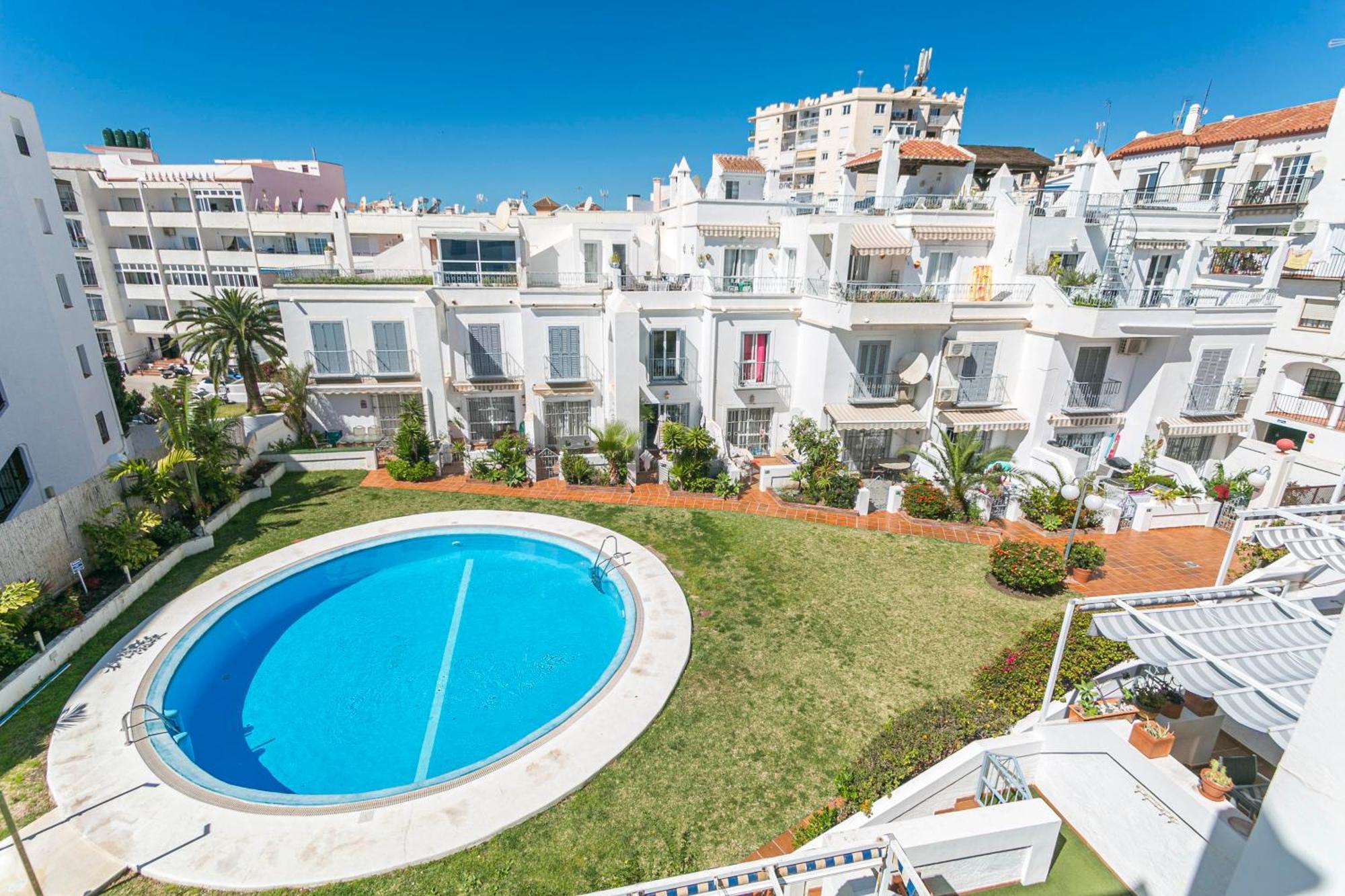 Vakantiehuis Canovas Nerja - Casa Adosada Con Piscina Los Huertos 3 Nerja