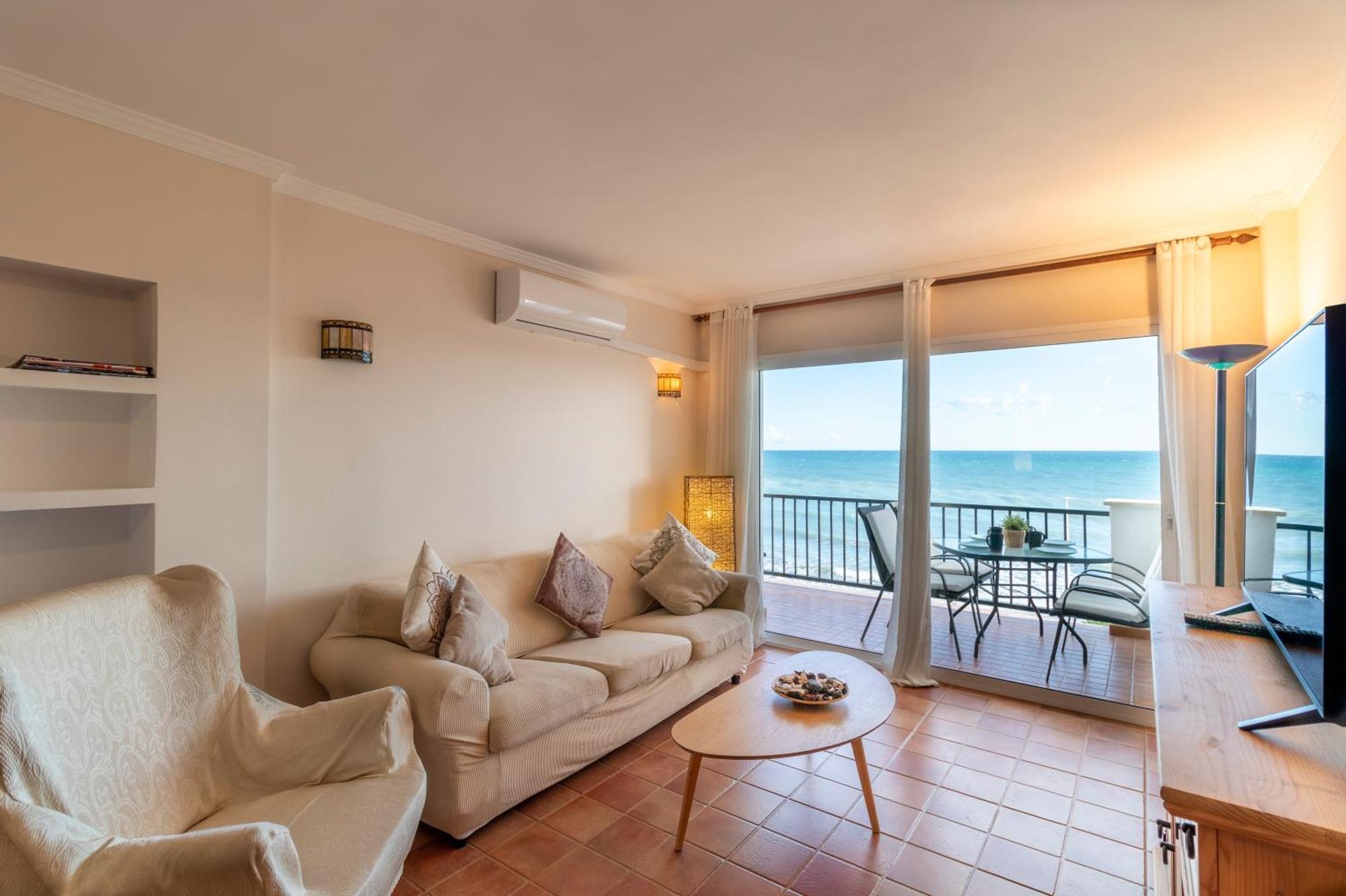 Rentitspain Arce 13 Balcon Con Vista Al Mar Nerja