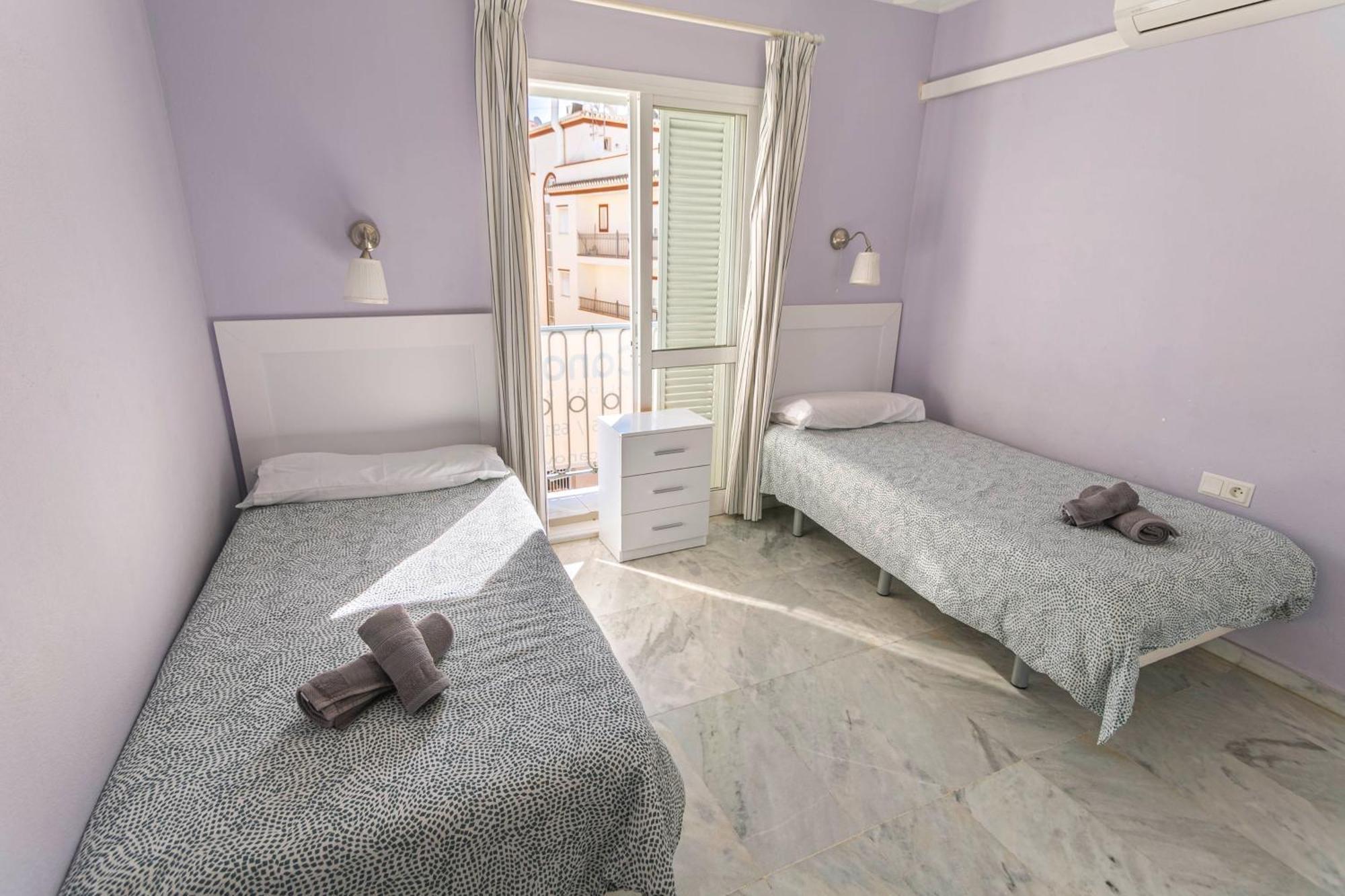 Vakantiehuis Canovas Nerja - Casa Adosada Con Piscina Los Huertos 6 *