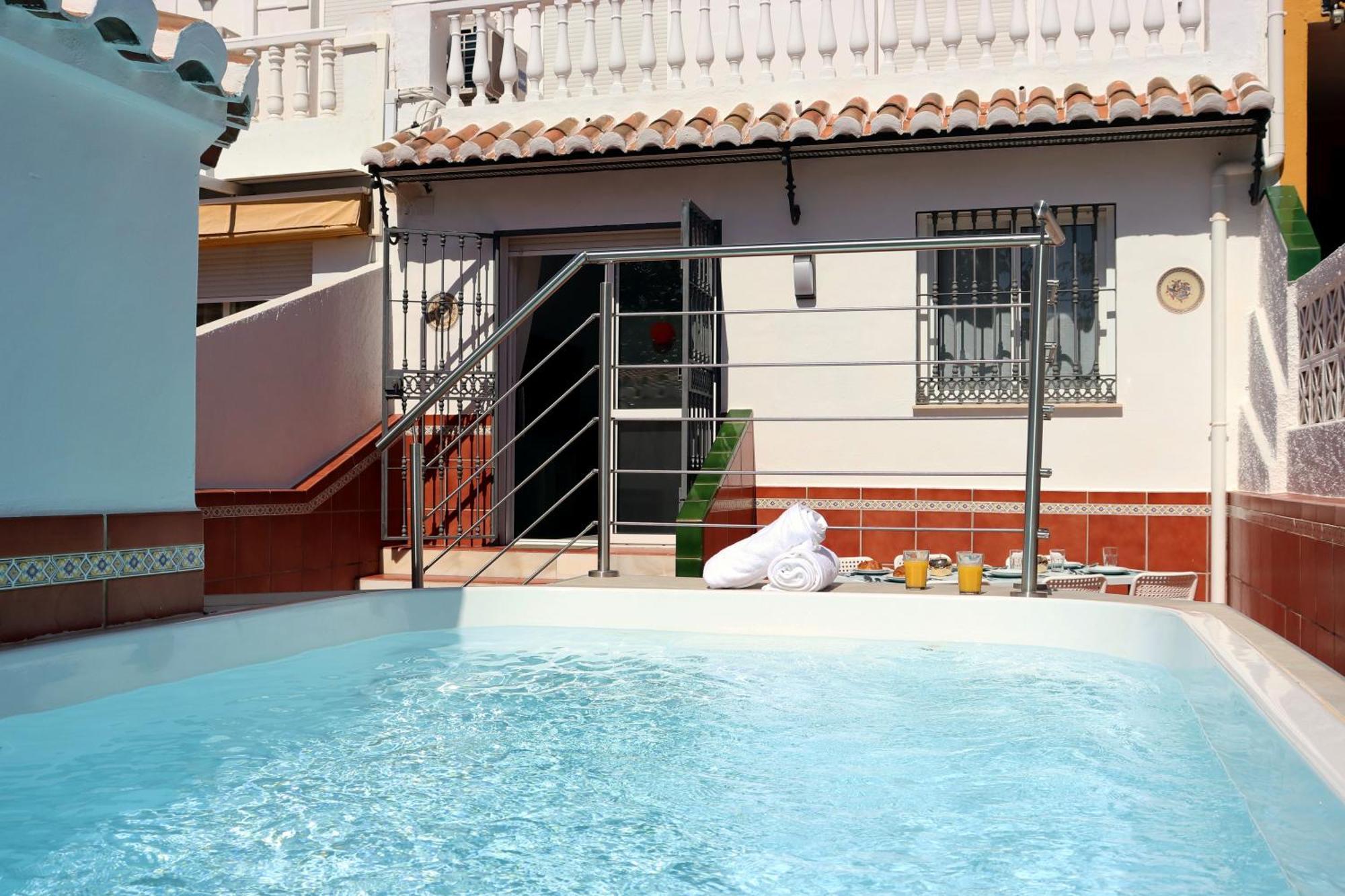 Casa Zuloaga Holidays Piscina Y Playa Nerja