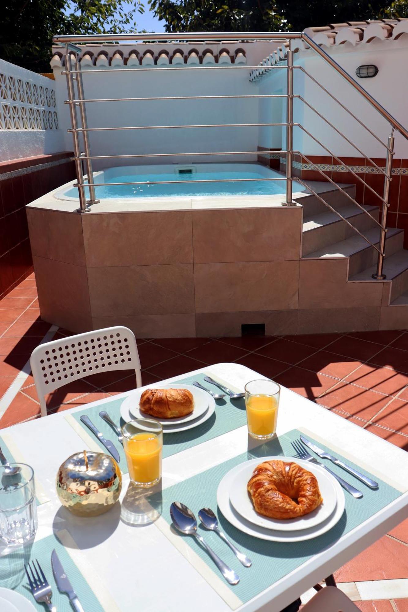 Casa Zuloaga Holidays Piscina Y Playa Nerja