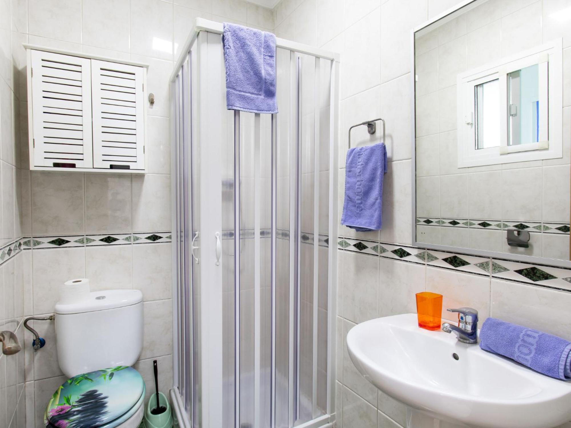 Town Center House With Jacuzzi Holiday home *