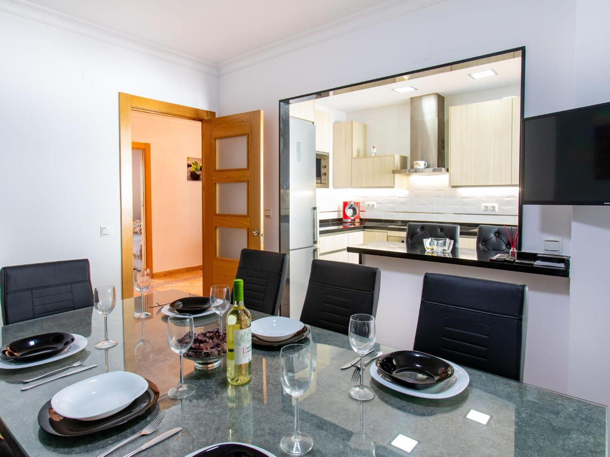 Town Center House With Jacuzzi Holiday home *