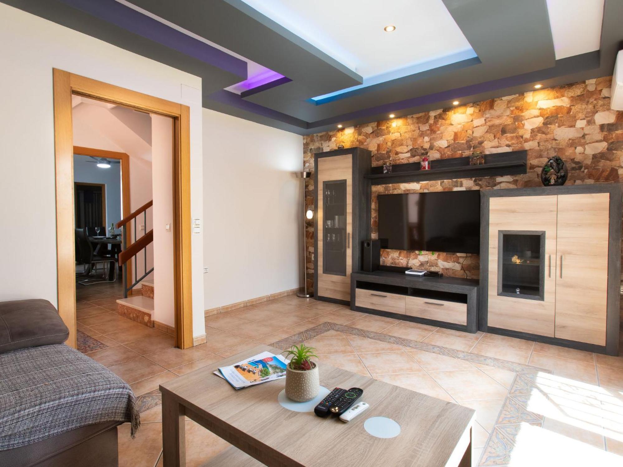 Town Center House With Jacuzzi Nerja