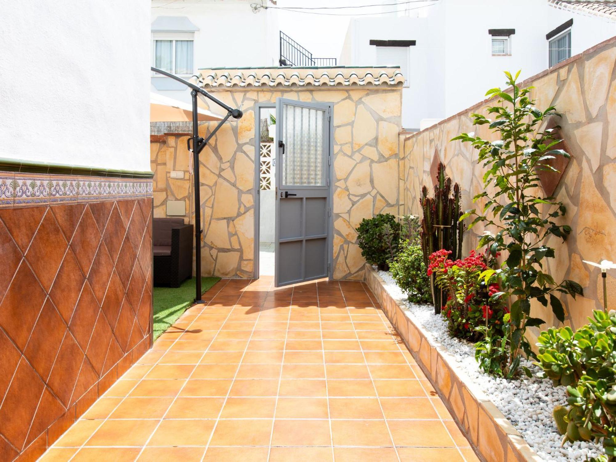 Town Center House With Jacuzzi Holiday home