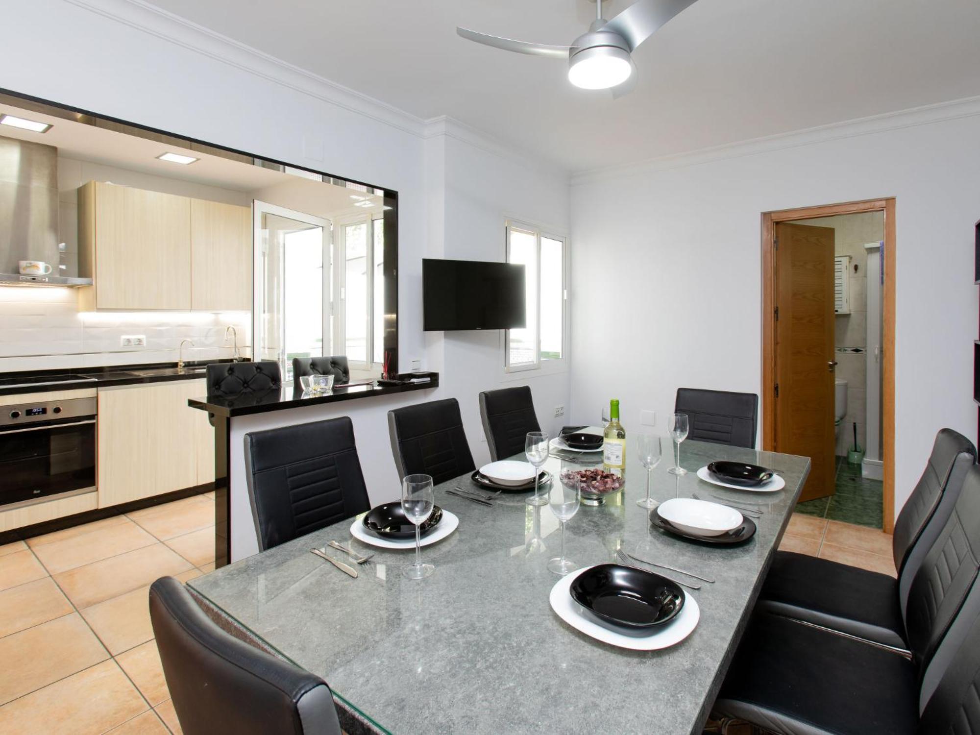 Town Center House With Jacuzzi