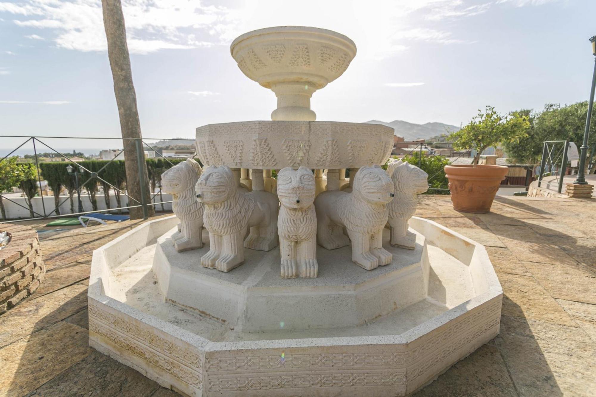 Leones Villa Nerja