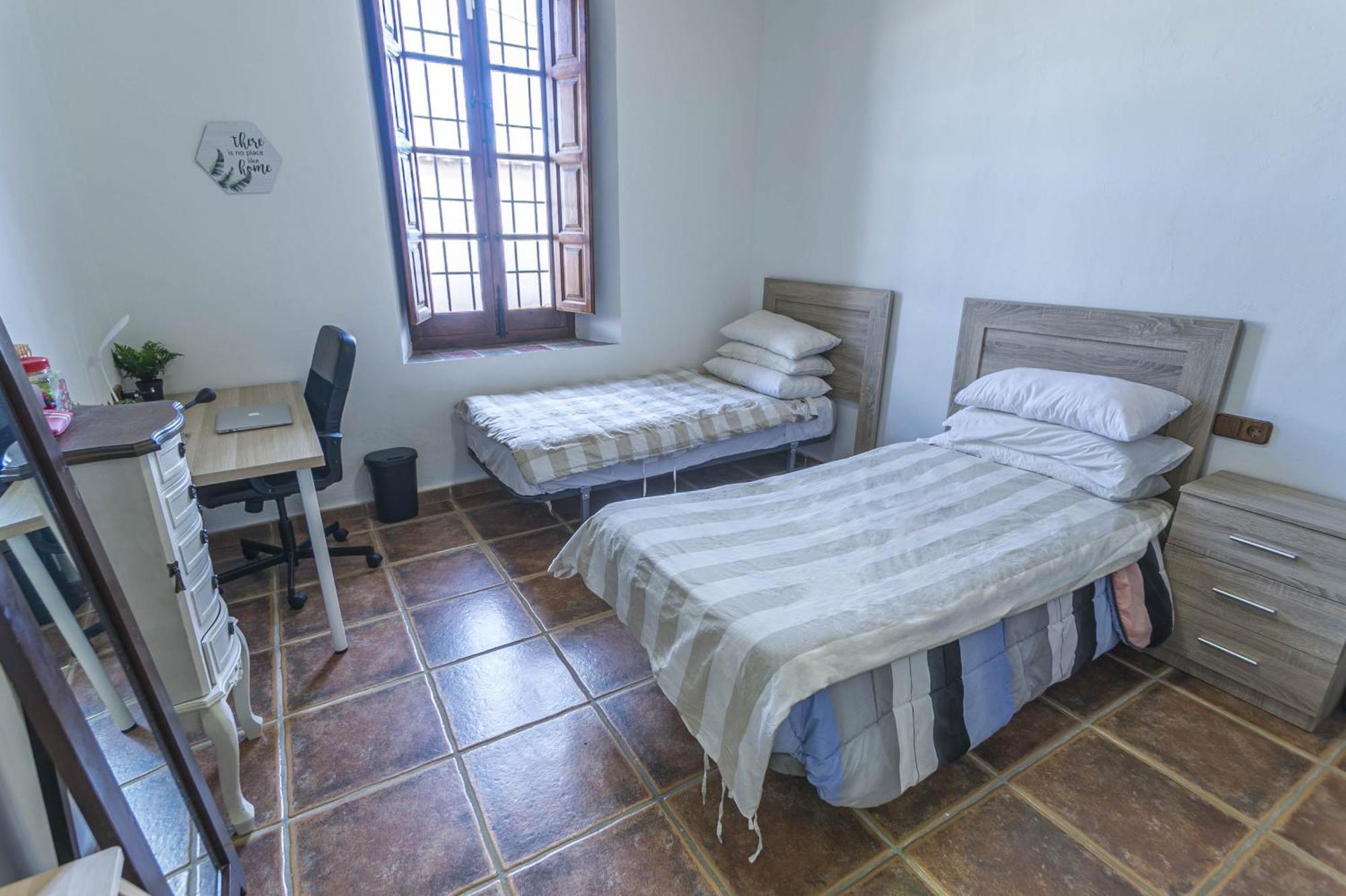 Leones Villa
