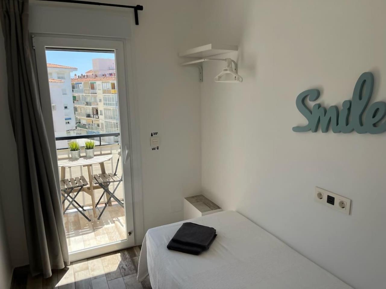 Apartment 3 Hab Con Parking Junto A La Playa Nerja