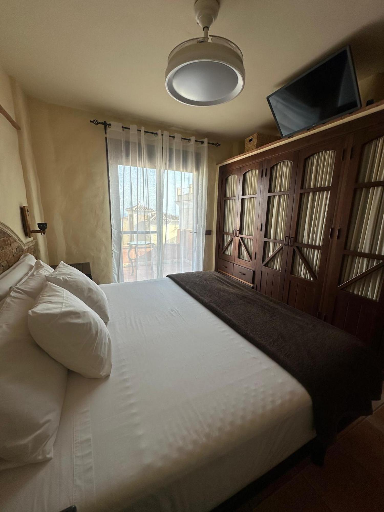 Deluxe Silhouse * Nerja
