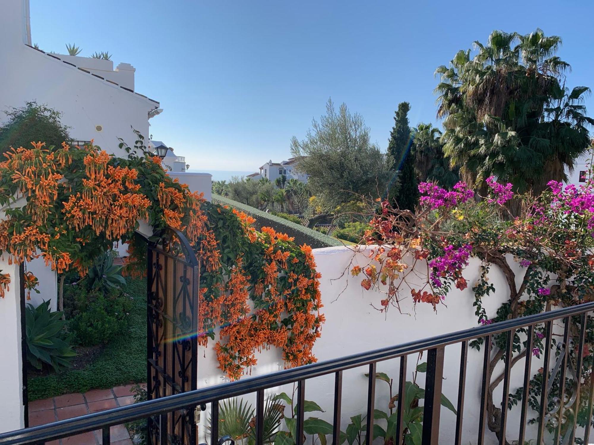 Casa Con Terraza Y Hermoso Jardin Comunal Casa de férias