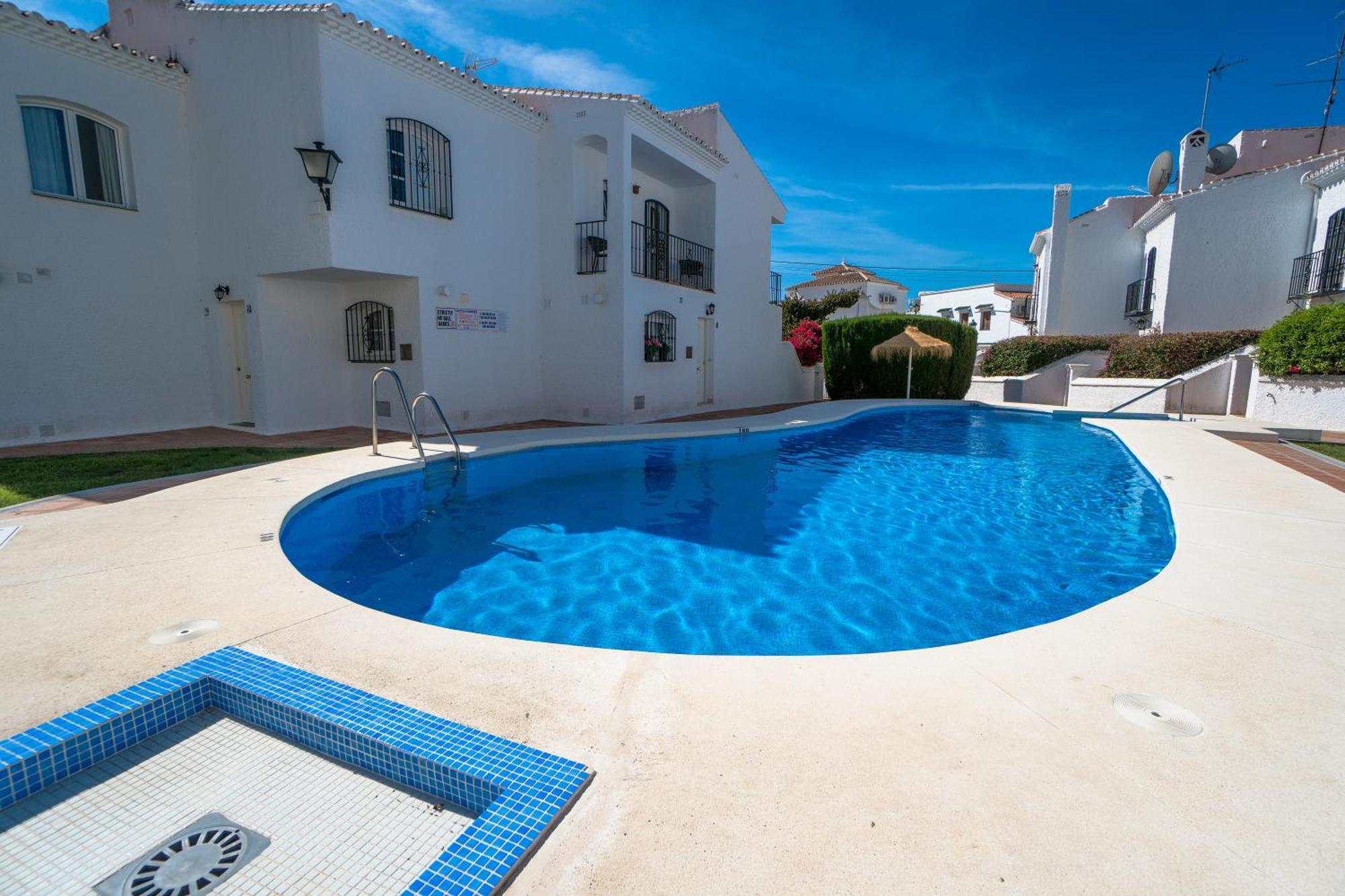 Apartamento Pinos 11 Menyber Nerja