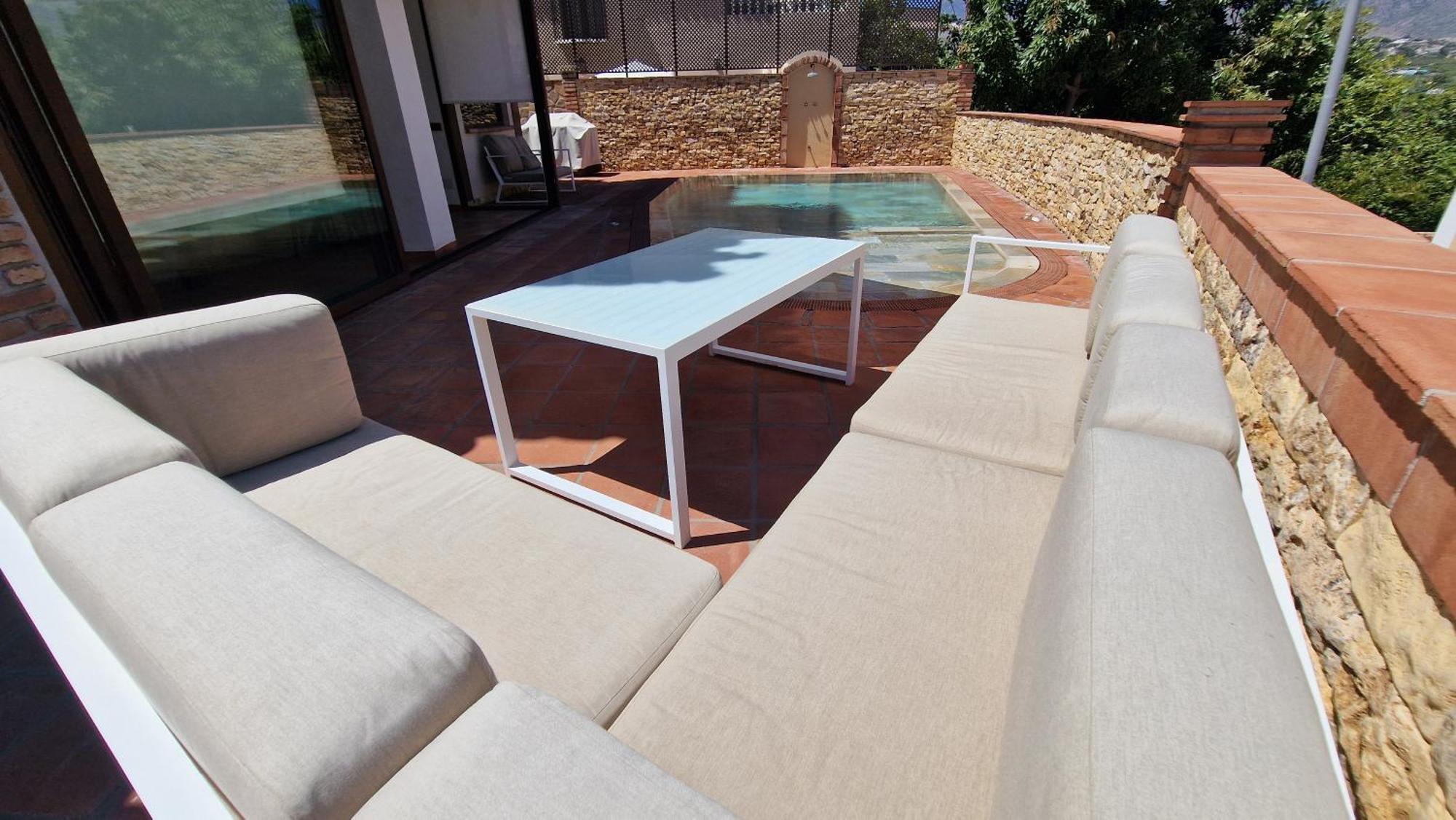 Deluxe Silhouse *
