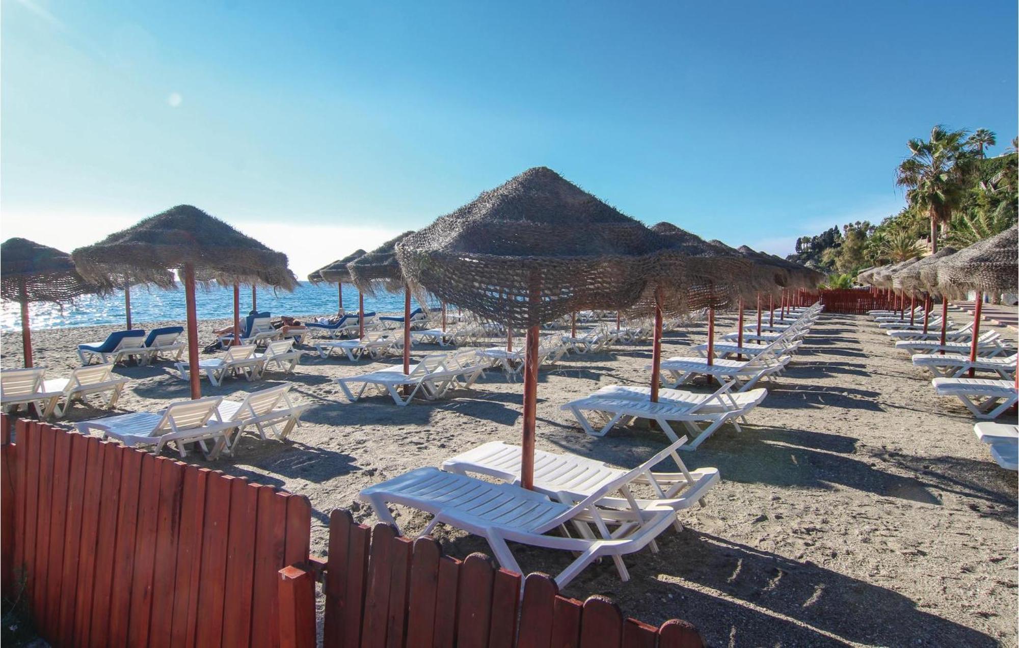 Appartement Awesome In With 2 Bedrooms, Wifi&outdoor Swimming Pool