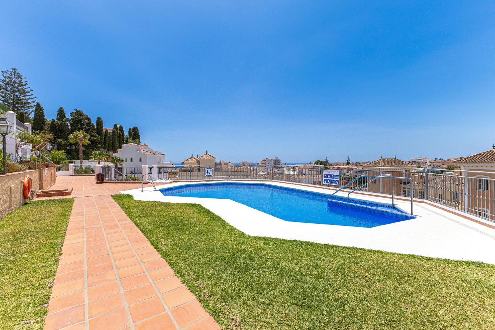 Apartment Townhouse Close To Burriana Nerja