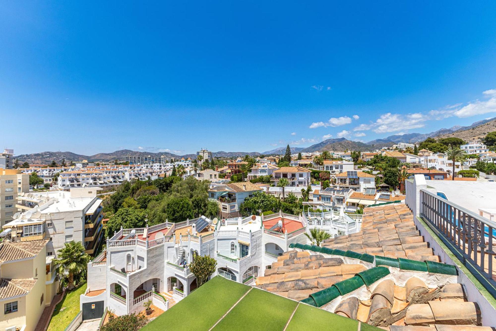 Townhouse Close To Burriana Nerja