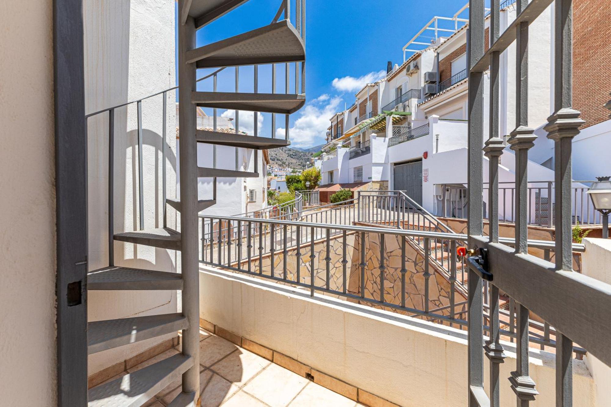 Townhouse Close To Burriana Nerja