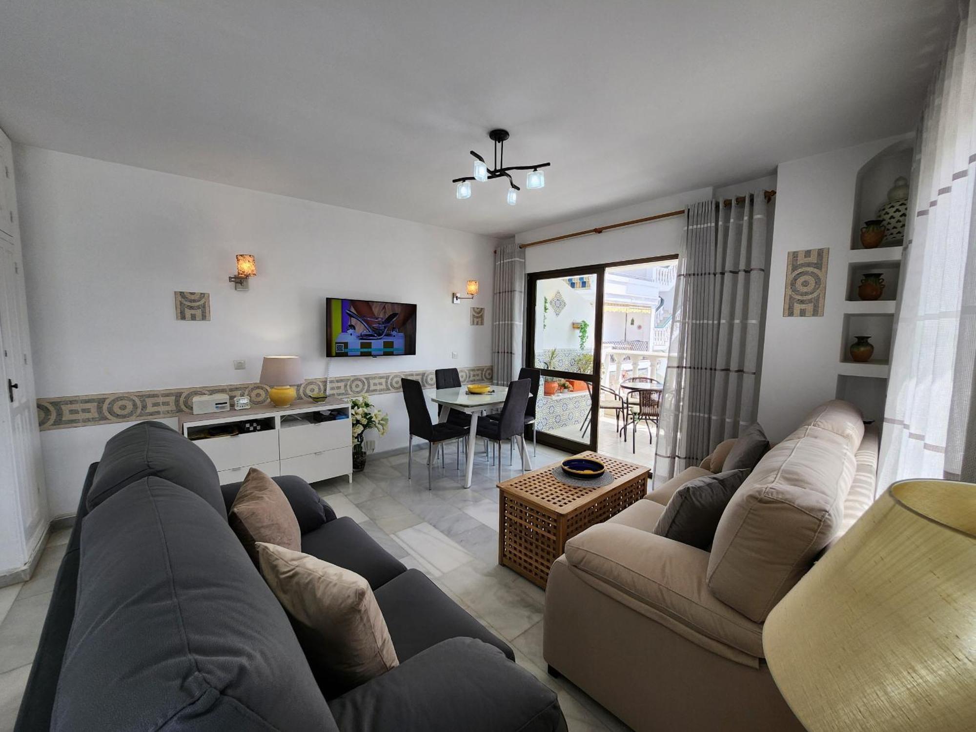 Carabeo 99 - Sleeps 4 Apartment Nerja