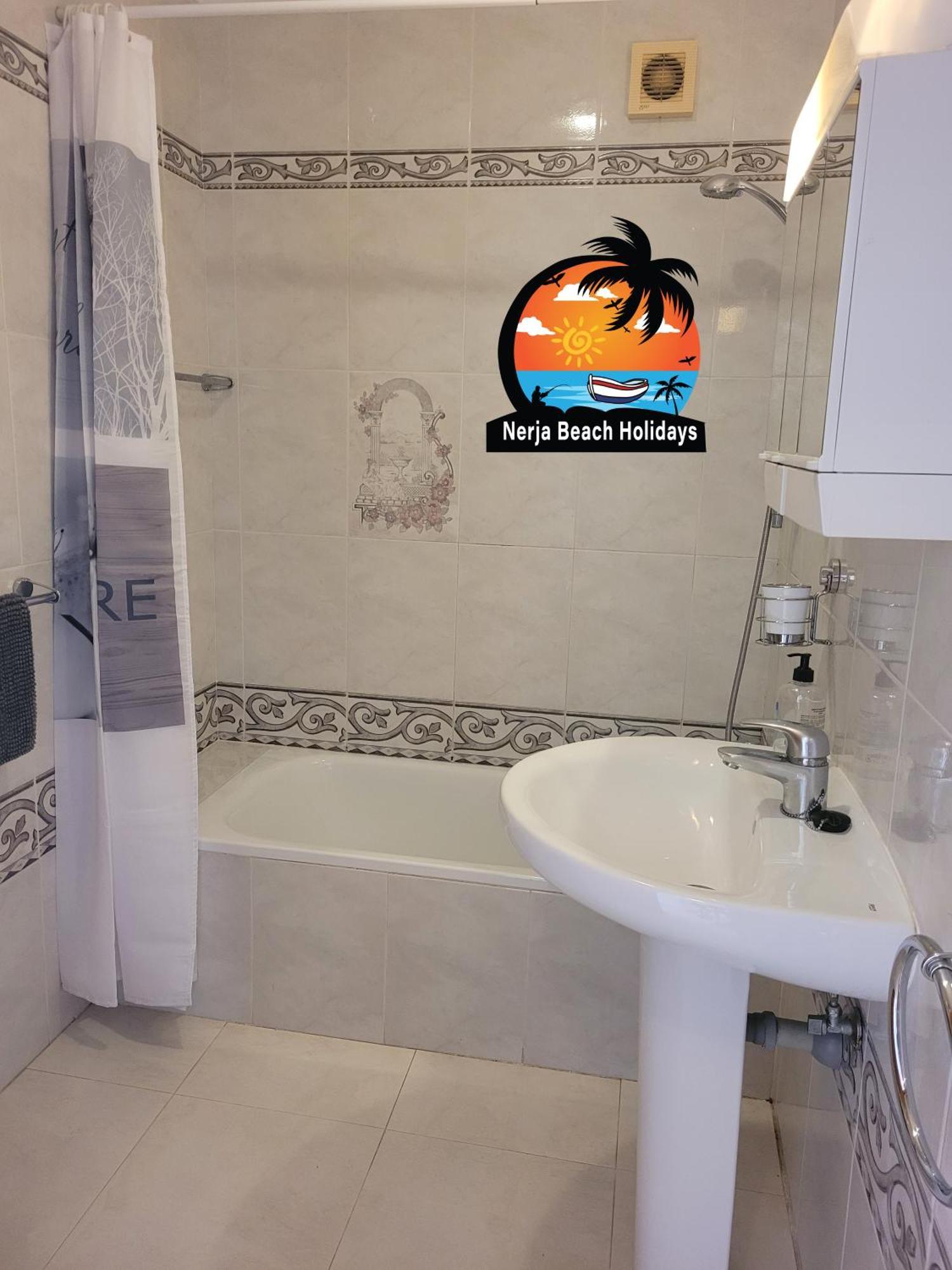Spacious 2 Bed, 2 Bath In Capistrano Playa, * Nerja