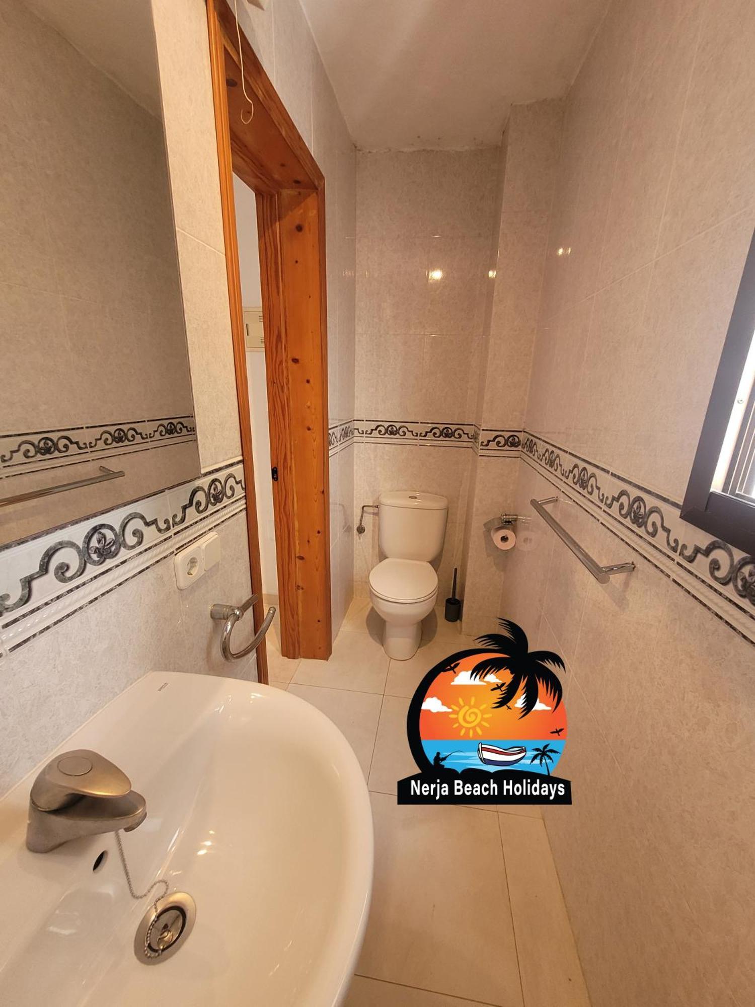 Spacious 2 Bed, 2 Bath In Capistrano Playa, Apartment Nerja