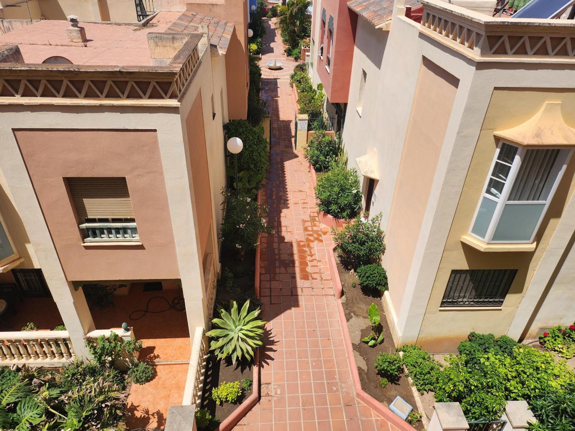 R1372 Toboso 2 Apartment *