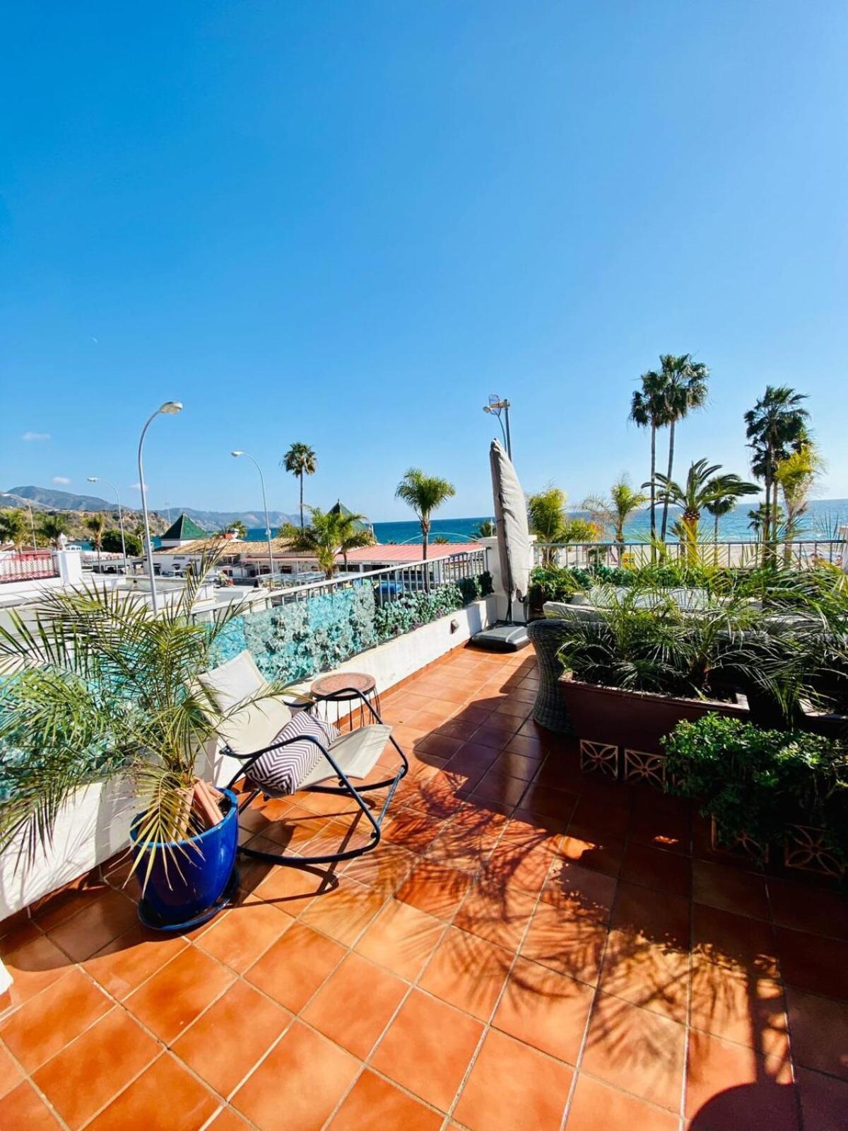 En Primera Linea De Playa Apartamento Nerja