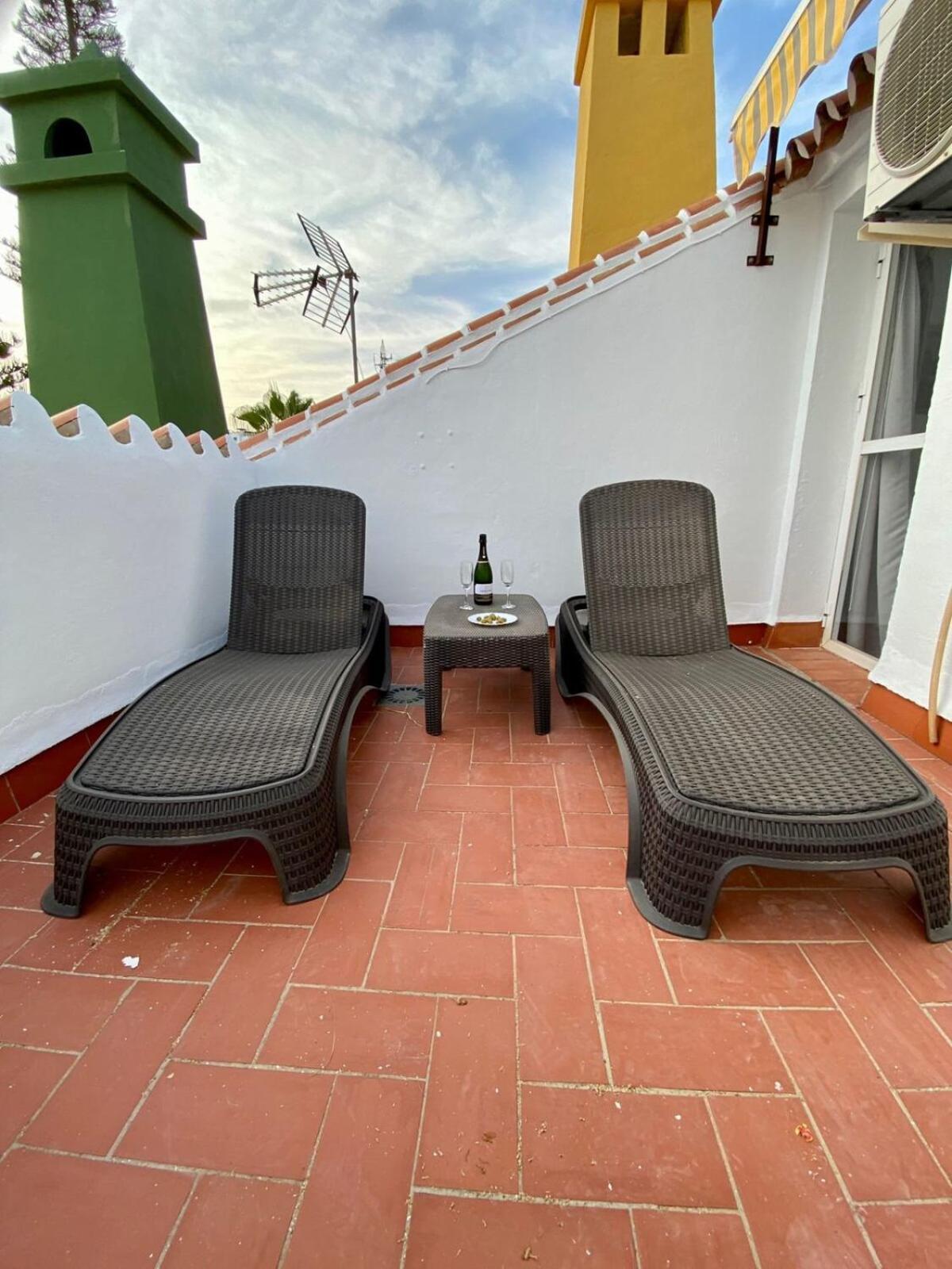 Con Piscina En Rosas De Capistrano Apartment