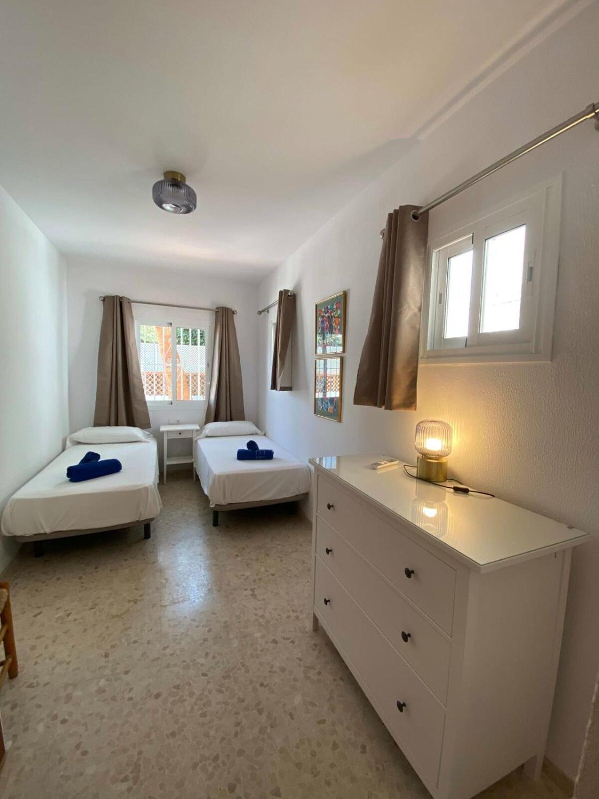 Shr049 Perlamar * Nerja