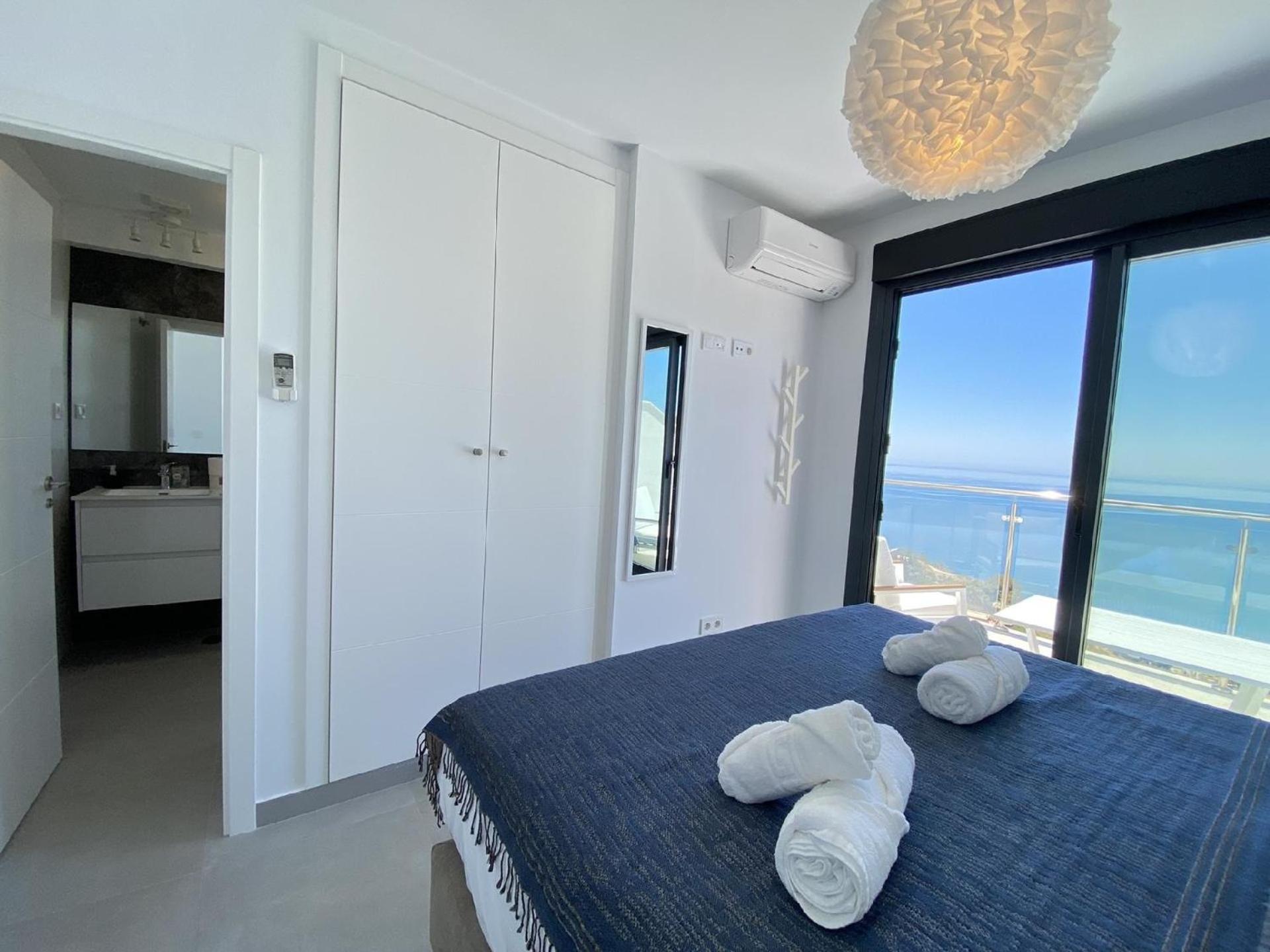 Fuer 6 Personen Ca 120 Qm In Nerja, Andalusien Costa Del Sol * Nerja
